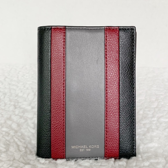 NWT Michael Kors Passport Case - Picture 1 of 7